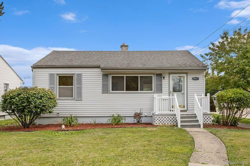 29031 Rosslyn Ave, Garden City, MI, 48135-2767 | Card Image
