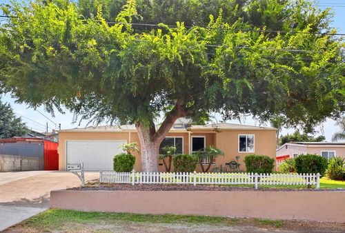 3246 Citrus St, Lemon Grove, CA, 91945-2215 | Card Image