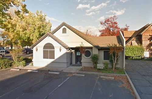 1636 East St, Redding, CA, 96001-1157 | Card Image