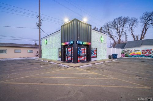 411 Lafayette Ave, Bay City, MI, 48708-7851 | Card Image