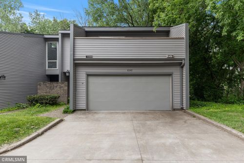 8342 139th Ct, Apple Valley, MN, 55124-6351 | Card Image