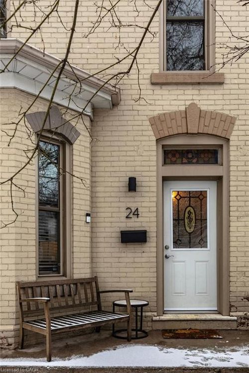 24 Baillie St, Hamilton, ON, L8N2K5 | Card Image