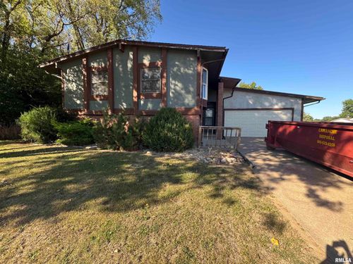 2340 Lafayette Ter, Clinton, IA, 52732-6646 | Card Image