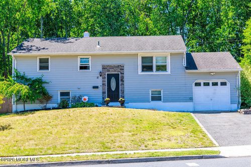 17 Hampton Rd, Howell, NJ, 07731-1809 | Card Image