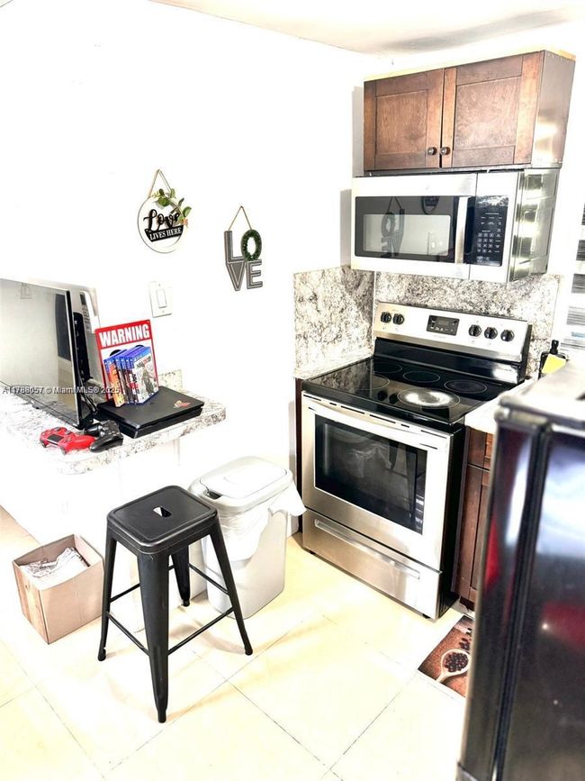 0 - 802 Nw 3 Rd Ter, House other with 1 bedrooms, 1 bathrooms and null parking in Hallandale Beach FL | Image 22