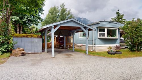 4-40157 Government Rd, Garibaldi Highlands, BC, V0N1T0 | Card Image