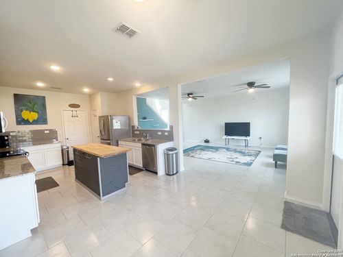 10323 Martin Crk, San Antonio, TX, 78252-1717 | Card Image