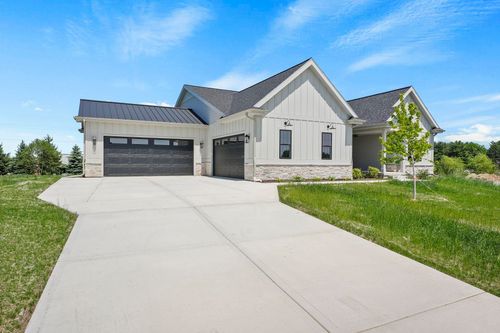 6854 Karolina Way, Sun Prairie, WI, 53590-9513 | Card Image