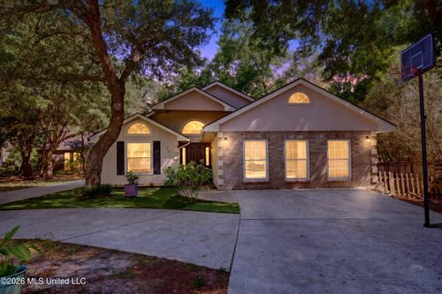 952 Kalikimaka Place, Diamondhead, MS, 39525 | Card Image