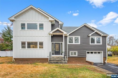 28 Charles St, Clifton, NJ, 07013-3837 | Card Image