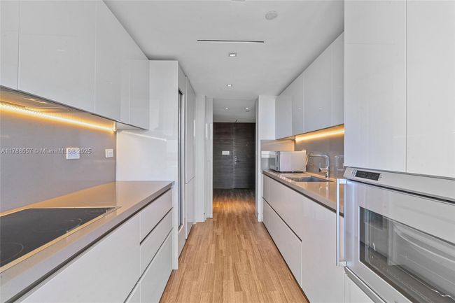 2007 - 101 20 Th St, Condo with 2 bedrooms, 2 bathrooms and null parking in Miami Beach FL | Image 7