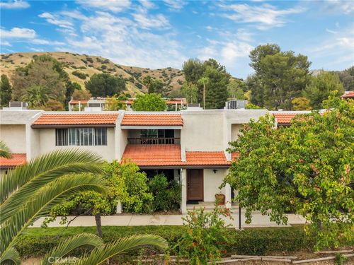 9562 Via Bernardo, Burbank, CA, 91504 | Card Image