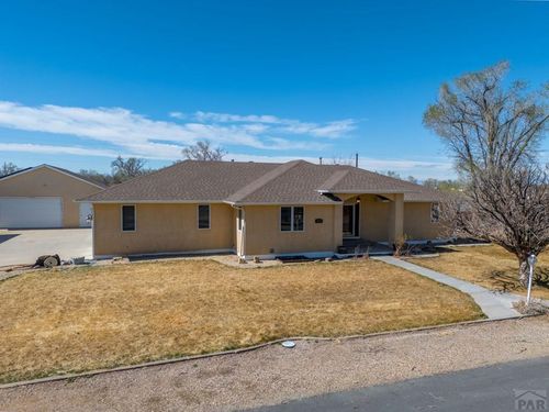 1079 Lynn Dr, Pueblo, CO, 81006-9749 | Card Image