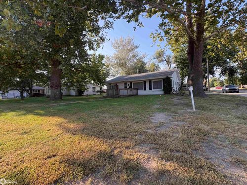 215 E Short St, Centerville, IA, 52544-1031 | Card Image
