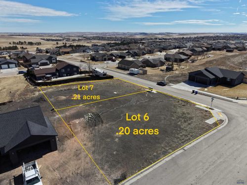 5212 Bunker Dr, Rapid City, SD, 57701-6624 | Card Image