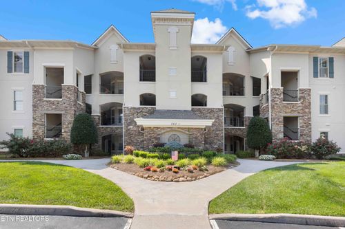 205-565 Rarity Bay Pkwy, Vonore, TN, 37885-5320 | Card Image