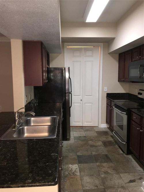 2403-7575 Kirby Dr, Houston, TX, 77030-4450 | Card Image