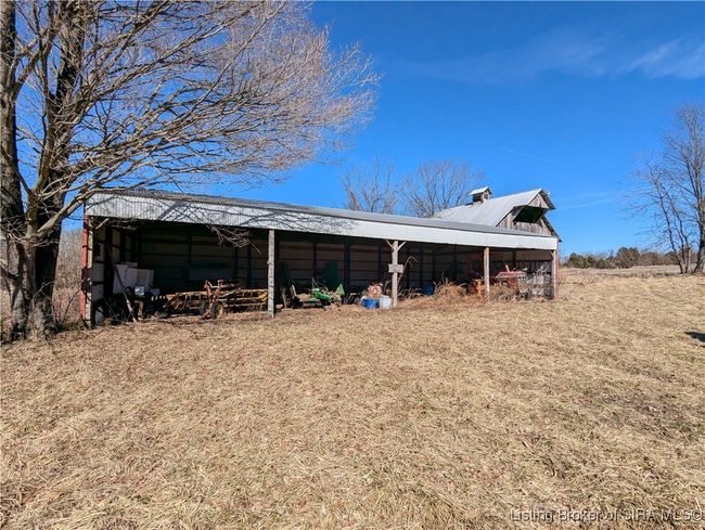 6140 N White River Rd, Home with 6 bedrooms, 2 bathrooms and null parking in Campbellsburg IN | Image 13
