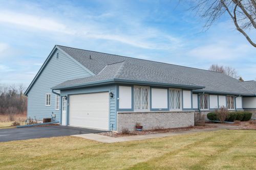 4575 Turtle Creek Dr, Brookfield, WI, 53005-1222 | Card Image