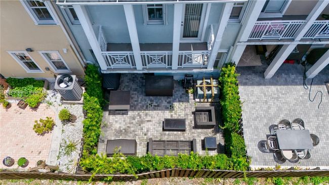 7514 Nw 108 Th Path, Townhouse with 3 bedrooms, 3 bathrooms and null parking in Doral FL | Image 10