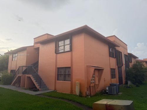 apt-102-6395 W 27th Ct, Hialeah, FL, 33016-4328 | Card Image