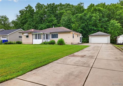 6134 Dover Road, Hamburg, NY, 14085 | Card Image