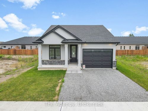 211 Sycamore St, Welland, ON, L3B5N8 | Card Image