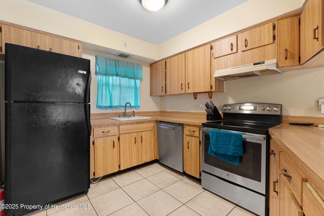 7464 Acorn Cir, House other with 3 bedrooms, 2 bathrooms and null parking in SPRING HILL FL | Image 10