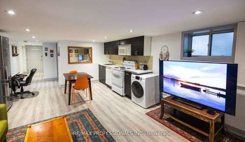 lower-627 Christie St, Toronto, ON, M6G3E6 | Card Image