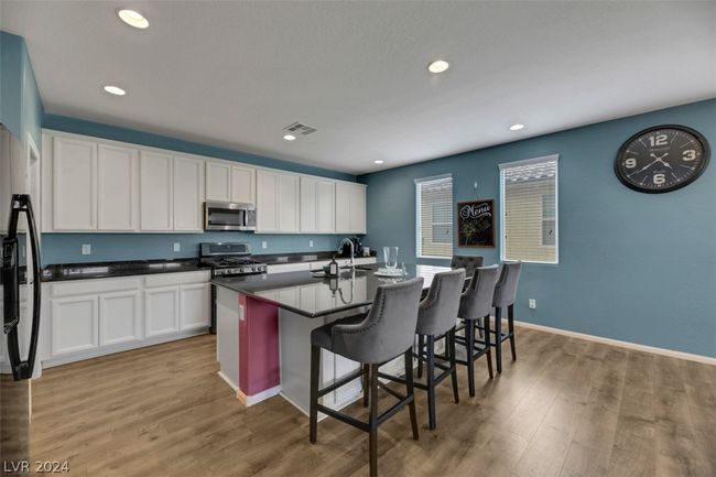 7689 Monomoy Bay Ave, House other with 4 bedrooms, 4 bathrooms and null parking in Las Vegas NV | Image 13