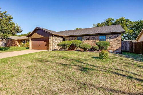 1300 Steinburg Ln, Fort Worth, TX, 76134-3404 | Card Image