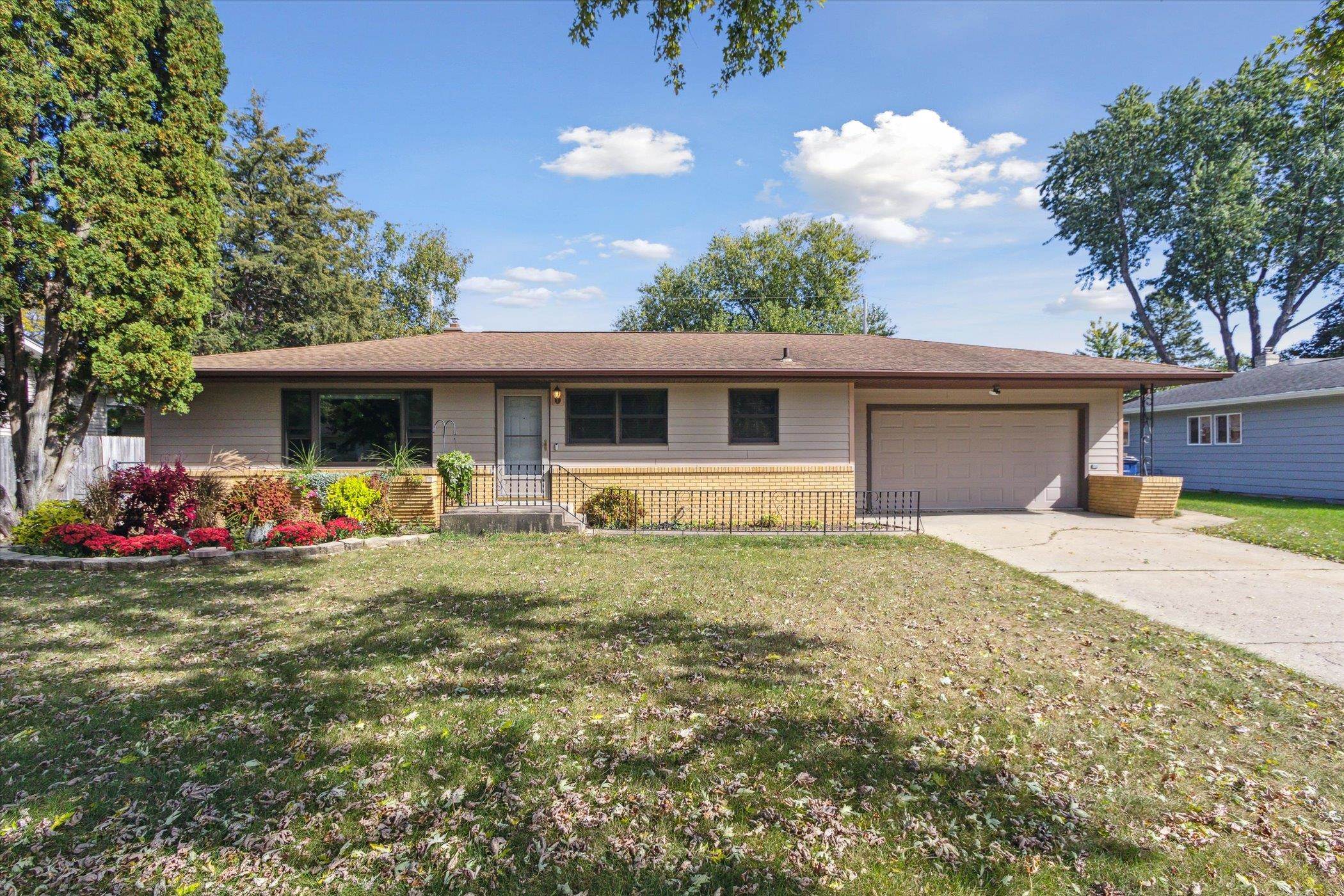 Mohawk Rd, Janesville, WI 53545