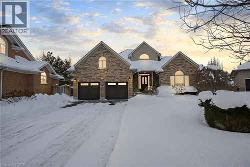 333 Milla Crt, Waterloo, ON, N2L6N4 | Card Image