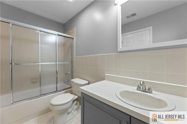 142 Lackland Ave, Townhouse with 2 bedrooms, 3 bathrooms and null parking in Piscataway NJ | Image 28