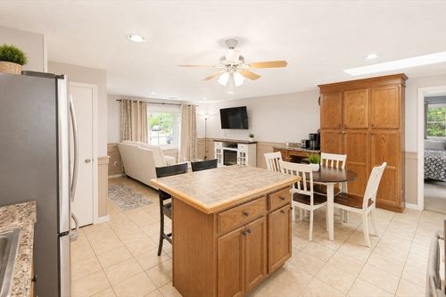 8 Naushon Rd, West Wareham, MA, 02576-1105 | Card Image