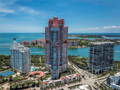 2104 - 300 S Pointe Dr, Condo with 2 bedrooms, 2 bathrooms and null parking in Miami Beach FL | Image 2