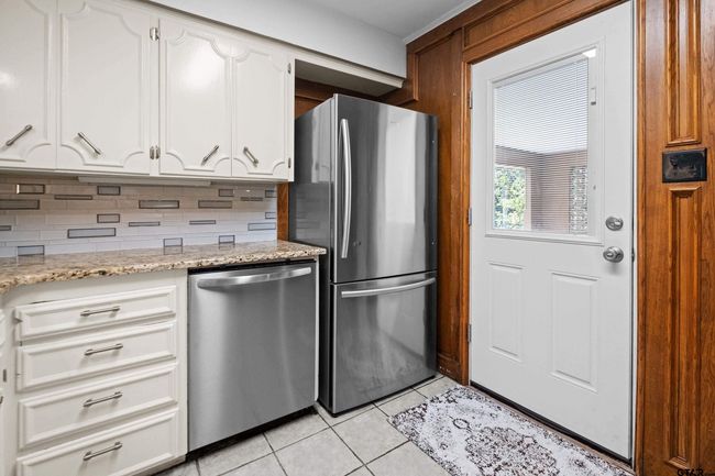 1330 Powers Powers Dr, House other with 3 bedrooms, 2 bathrooms and null parking in Tyler TX | Image 9