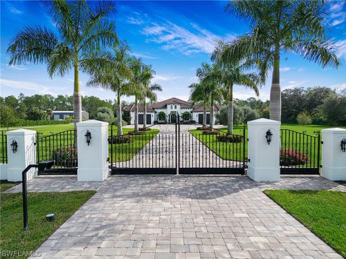 626 17th Street Sw, Naples, FL, 34117 | Card Image