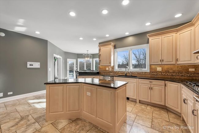 30W249 Maple Tree Ln, House other with 3 bedrooms, 4 bathrooms and 6 parking in Wayne IL | Image 16