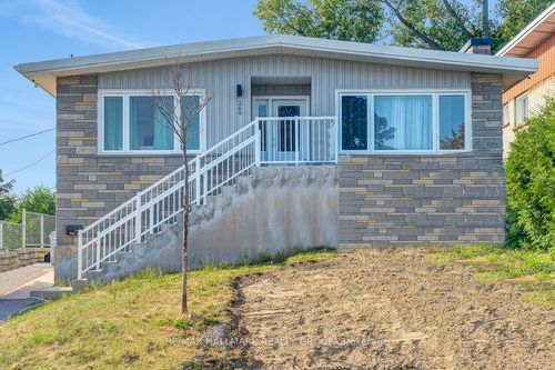 269 Michel Cir, Vanier, ON, K1L7P4 | Card Image