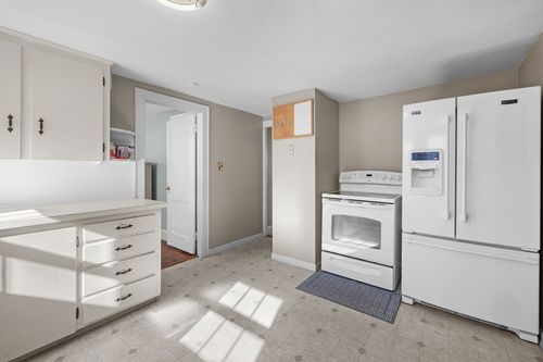 1-33 Seagrave St, Uxbridge, MA, 01569-2426 | Card Image