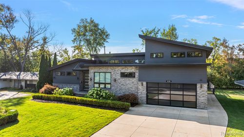 16281 Buckingham Ave, Beverly Hills, MI, 48025-3315 | Card Image