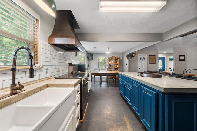 424 Hankamer Loop, House other with 3 bedrooms, 3 bathrooms and 2 parking in Hankamer TX | Image 20