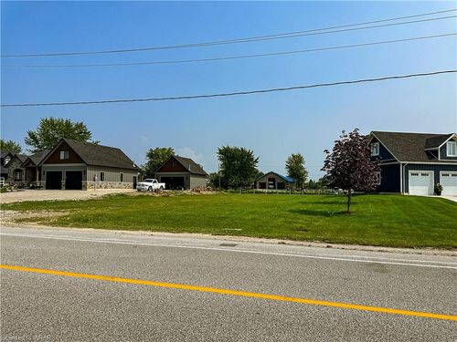 19089 Lakeside Dr, Tilbury, ON, N0P2L0 | Card Image