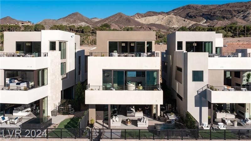 Lakefront Dr, Henderson, NV 89011