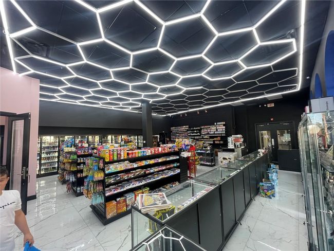 Convenience store/Smoke Shop | Image 5