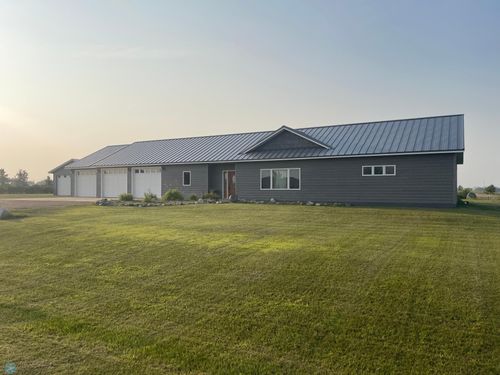 912 Jackson Ave W, Lisbon, ND, 58054-4418 | Card Image