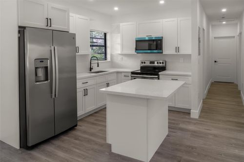 b-2724 Sw 34th Ct, Miami, FL, 33133-2720 | Card Image