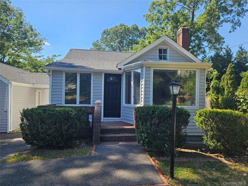 126 Alder Dr, Kings Park, NY, 11754-2229 | Card Image