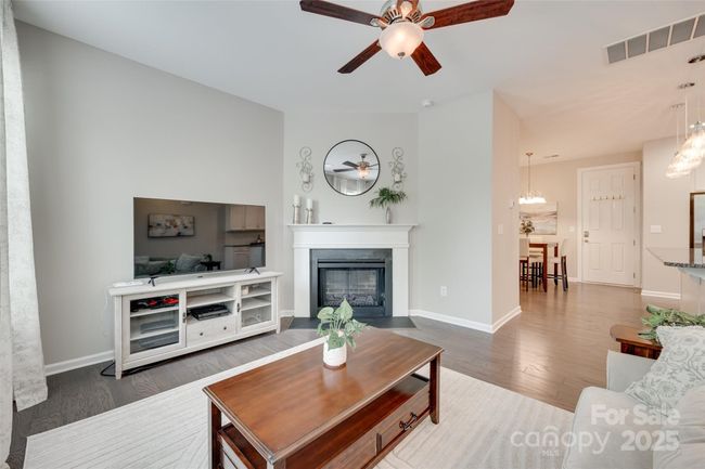 6842 Berewick Commons Pkwy, Townhouse with 3 bedrooms, 3 bathrooms and null parking in Charlotte NC | Image 6